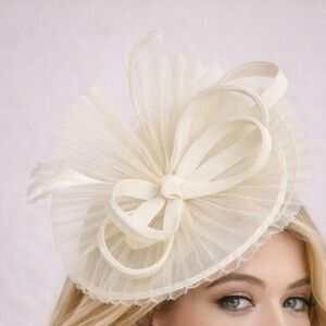 New Kentucky Derby KY Oaks Ivory Cream Fascinator Hat Headwear Tea Church Ascot